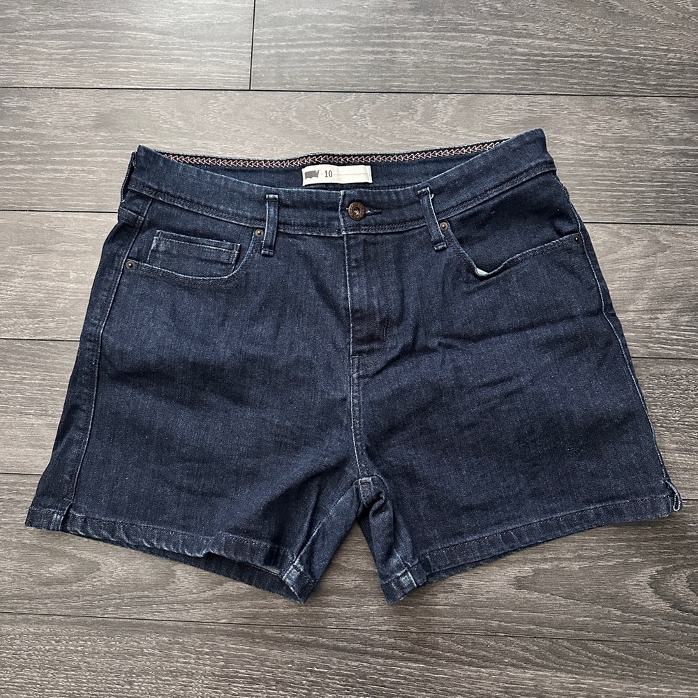 Levi’s Dark Denim Jeans